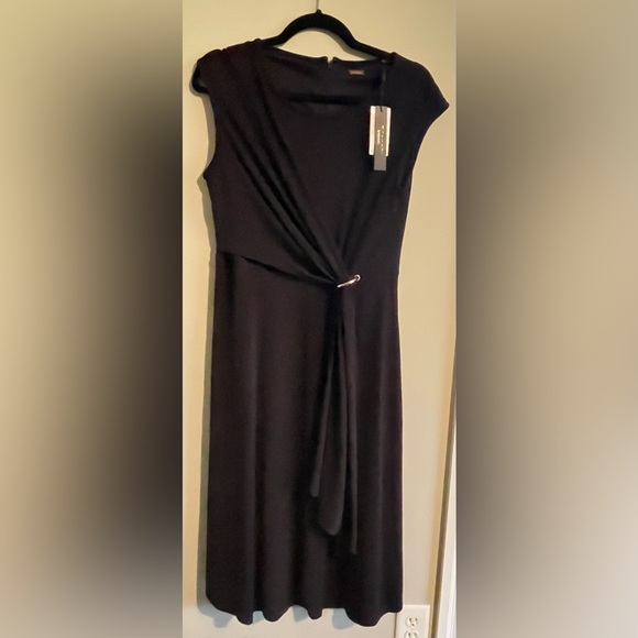 Dress - Picture 4 of 4